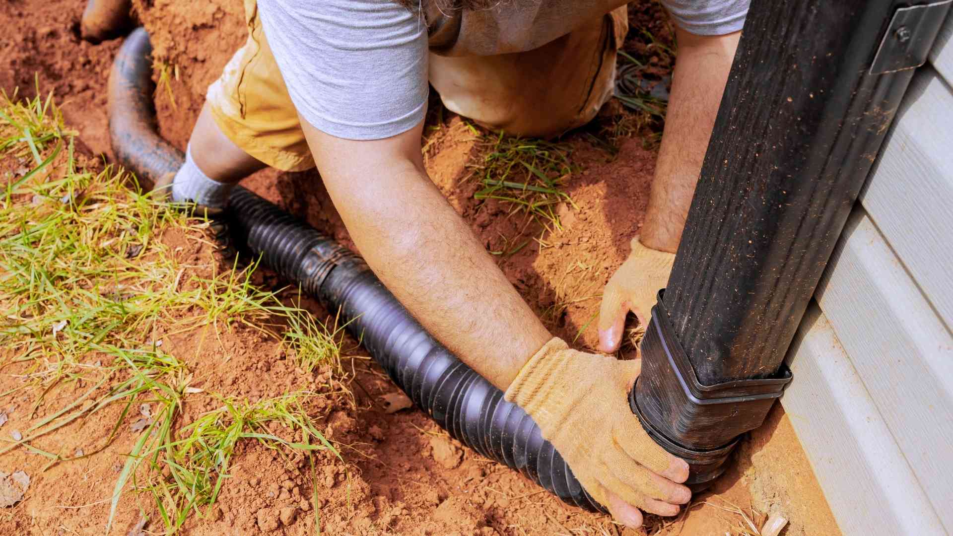 Downspout Cleaning & Repair 